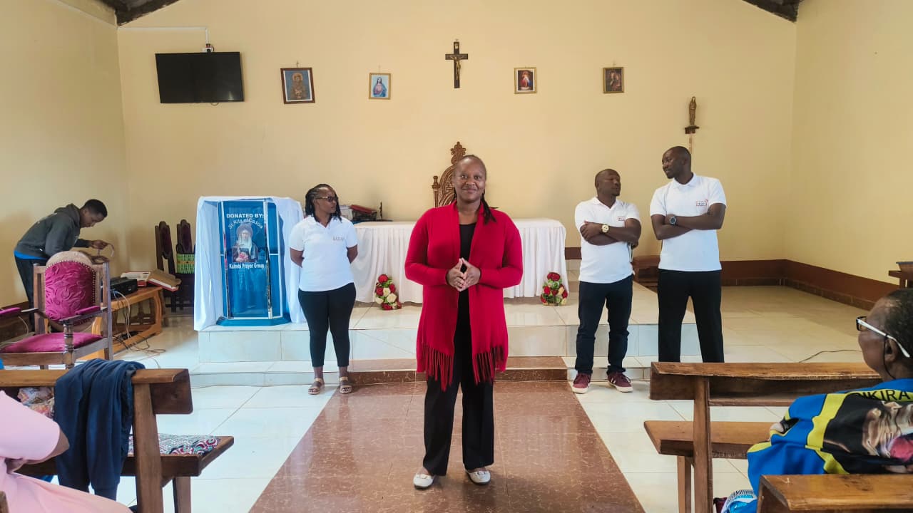 A Mindful Learning facilitator speaking at a community gathering